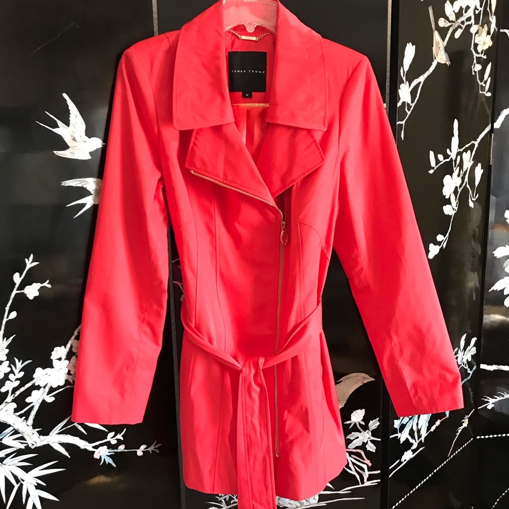 🍎 Ivanka Trump trench coat.  55% off original price $210, savings of $116